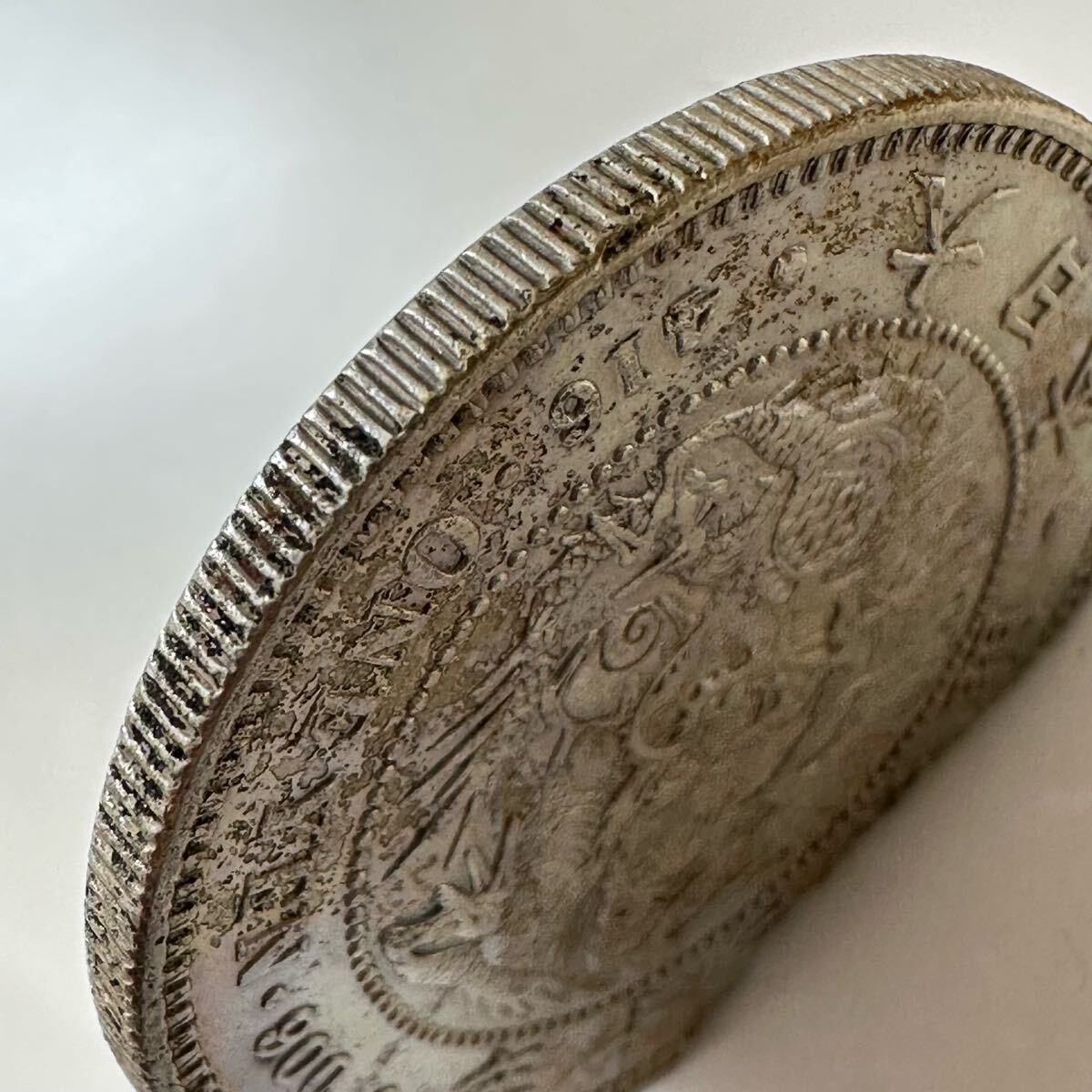 ◇一圓 銀貨 明治30年 古銭 1円銀貨 重量約26.9g 硬貨 希少品 ◇一圓 銀貨 明治30年 古銭 1円銀貨 重量約26.9g 硬貨 希少品