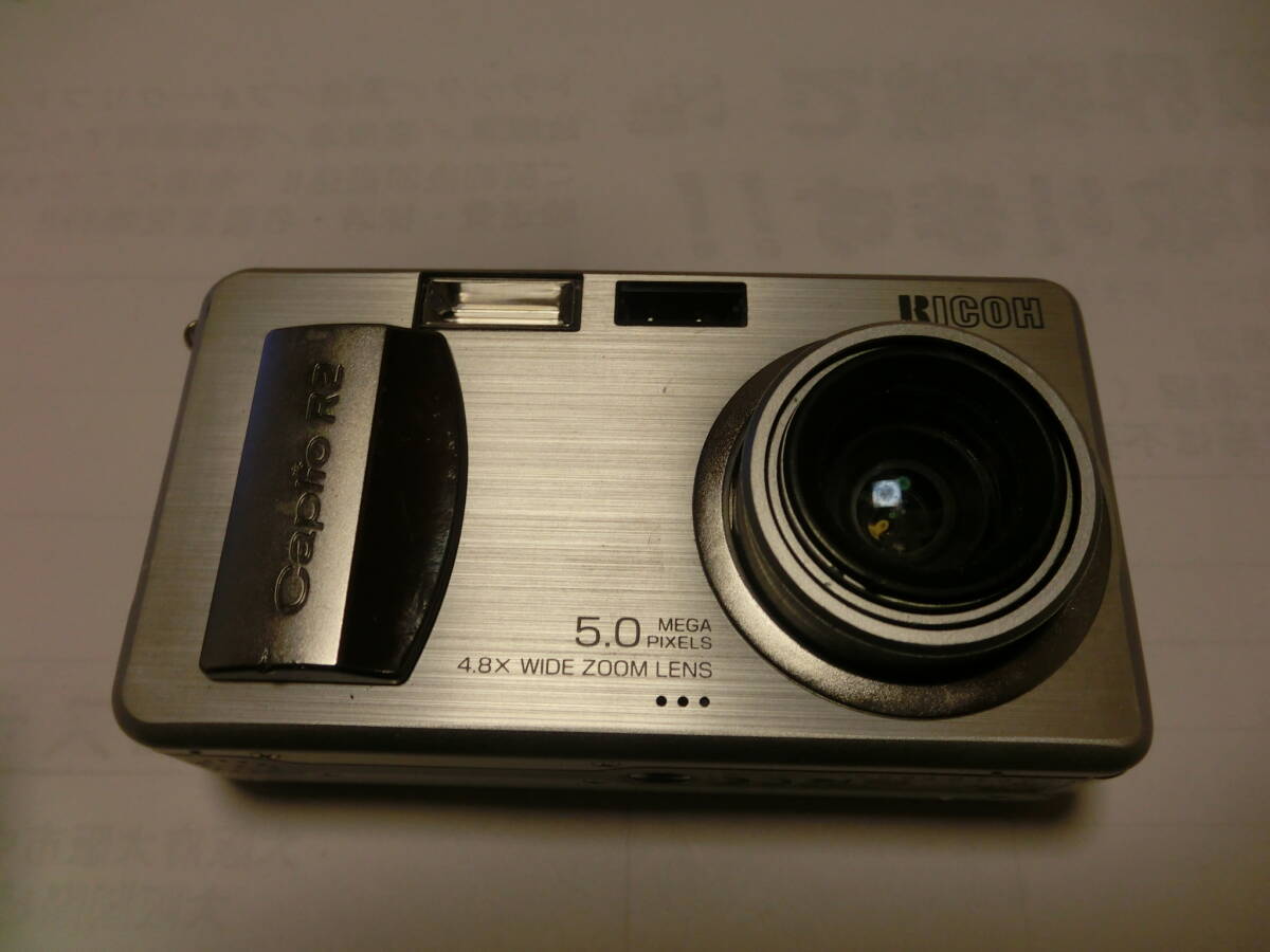 ジャンク＊作動未確認＊１０００円＊リコー、デジカメ＊RICOH＊Caplio R2＊部品取り＊レストア＊電池、メモリーカード無し＊0208-05