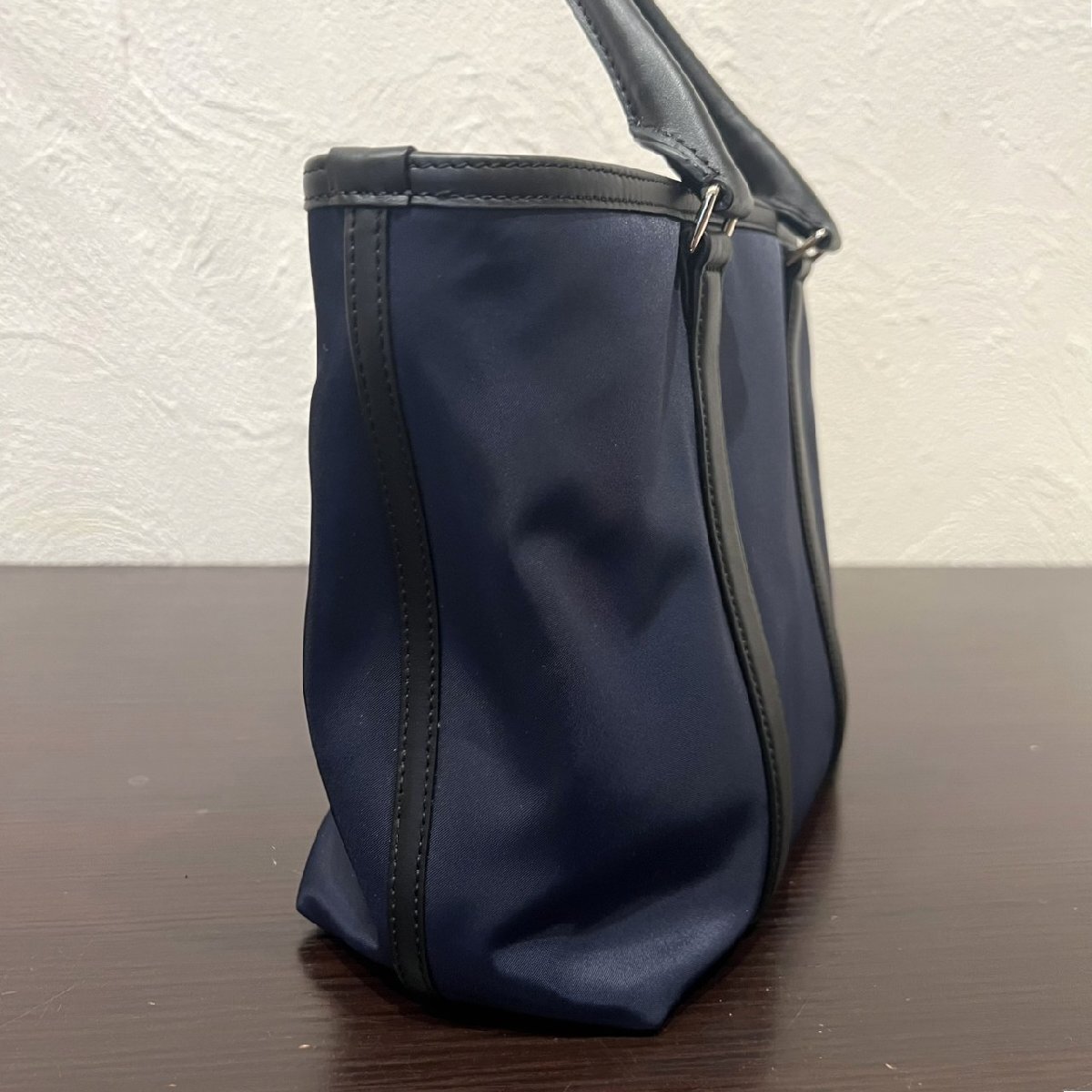 【77】 美品 Paul Smith ポールスミス ハンドバッグ ショルダーバッグ 2WAY 「シティトラベル」 マルチストライプタグ ネイビー系