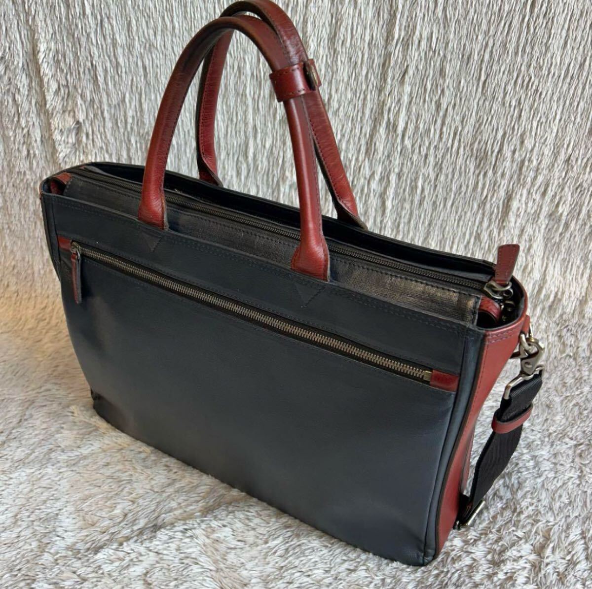FUJITAKA フジタカ　ビジネスバック 2way ネイビー×レッド　レザー FUJITAKA フジタカ ビジネスバッグ ブリーフケース ネイビー