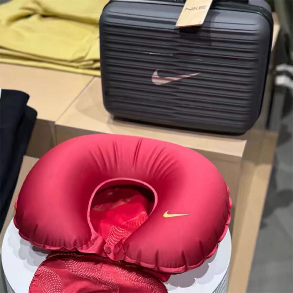 数量限定 海外限定 日本未発売 NIKE ナイキ トラベルセット 旧 数量限定 海外限定 日本未発売 NIKE ナイキ トラベルセット 旧