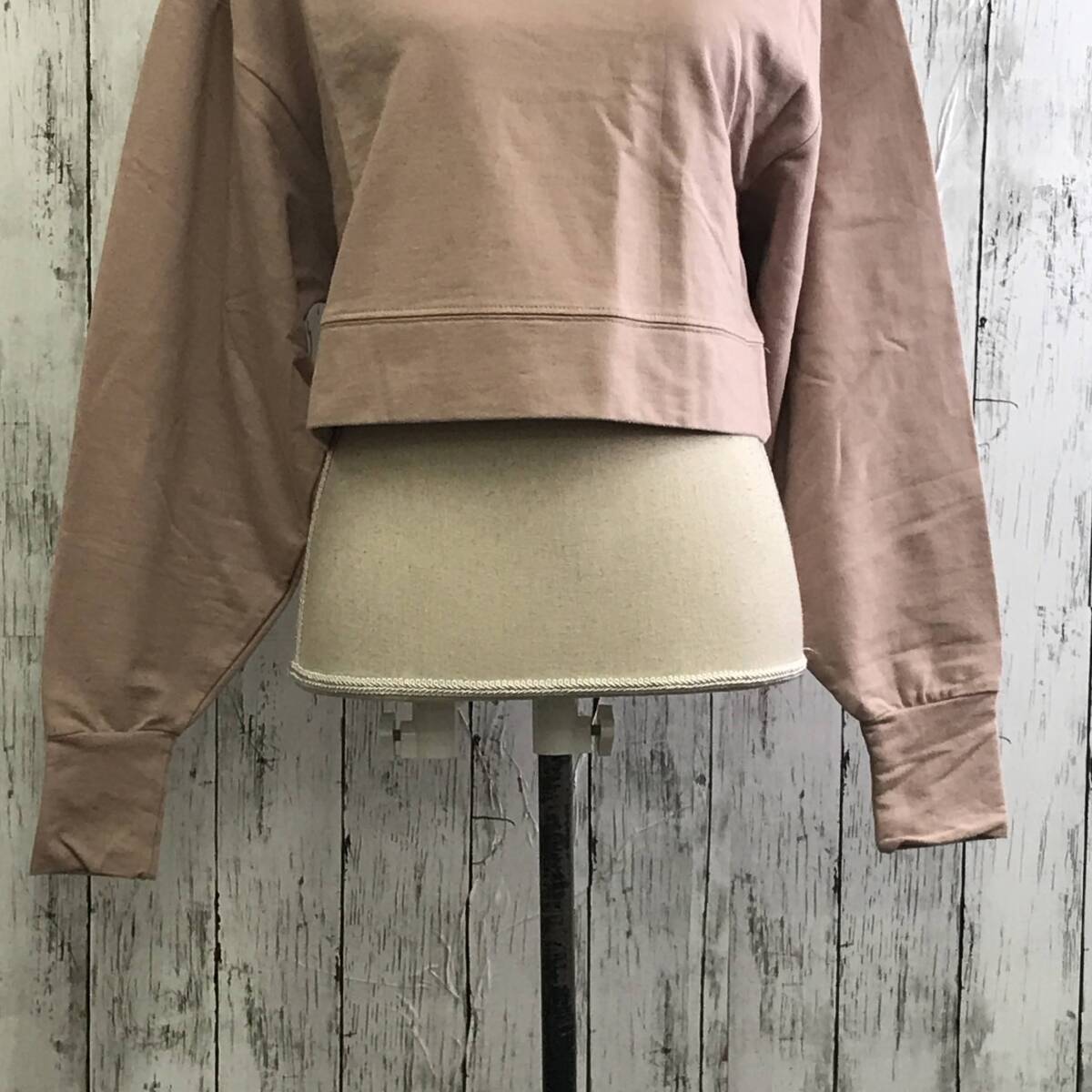 N.Natural Beauty Basic エヌ ナチュラルビューティーベーシック　クロップド トレーナー Mサイズ　スモークピンク　S5.11-339　USED