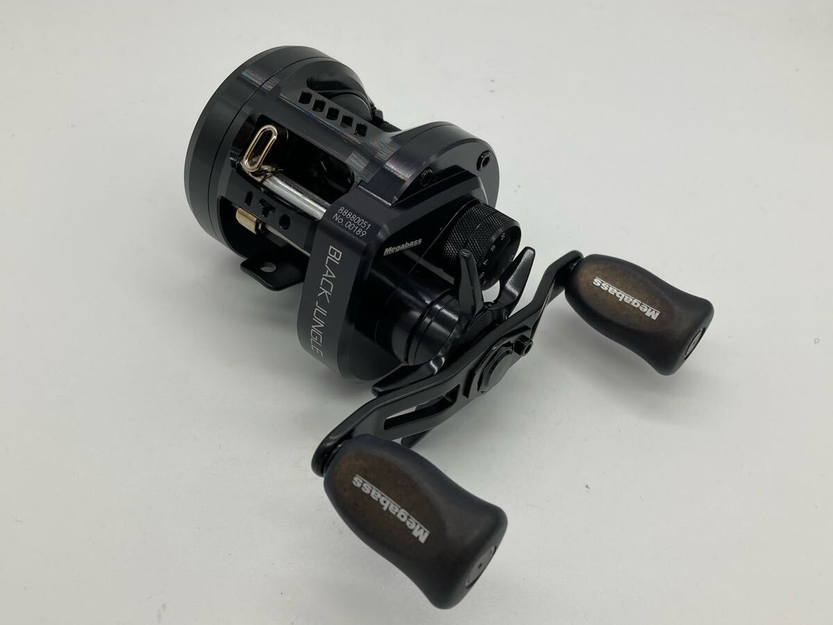 美品 メガバス ブラック ジャングル 左巻き Megabass BLACK 美品 メガバス ブラック ジャングル 左巻き Megabass BLACK