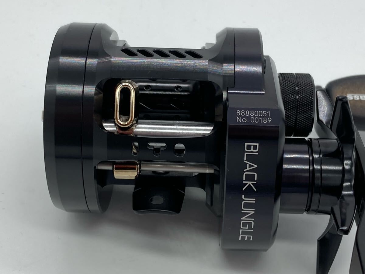 美品 メガバス ブラック ジャングル 左巻き Megabass BLACK 美品 メガバス ブラック ジャングル 左巻き Megabass BLACK