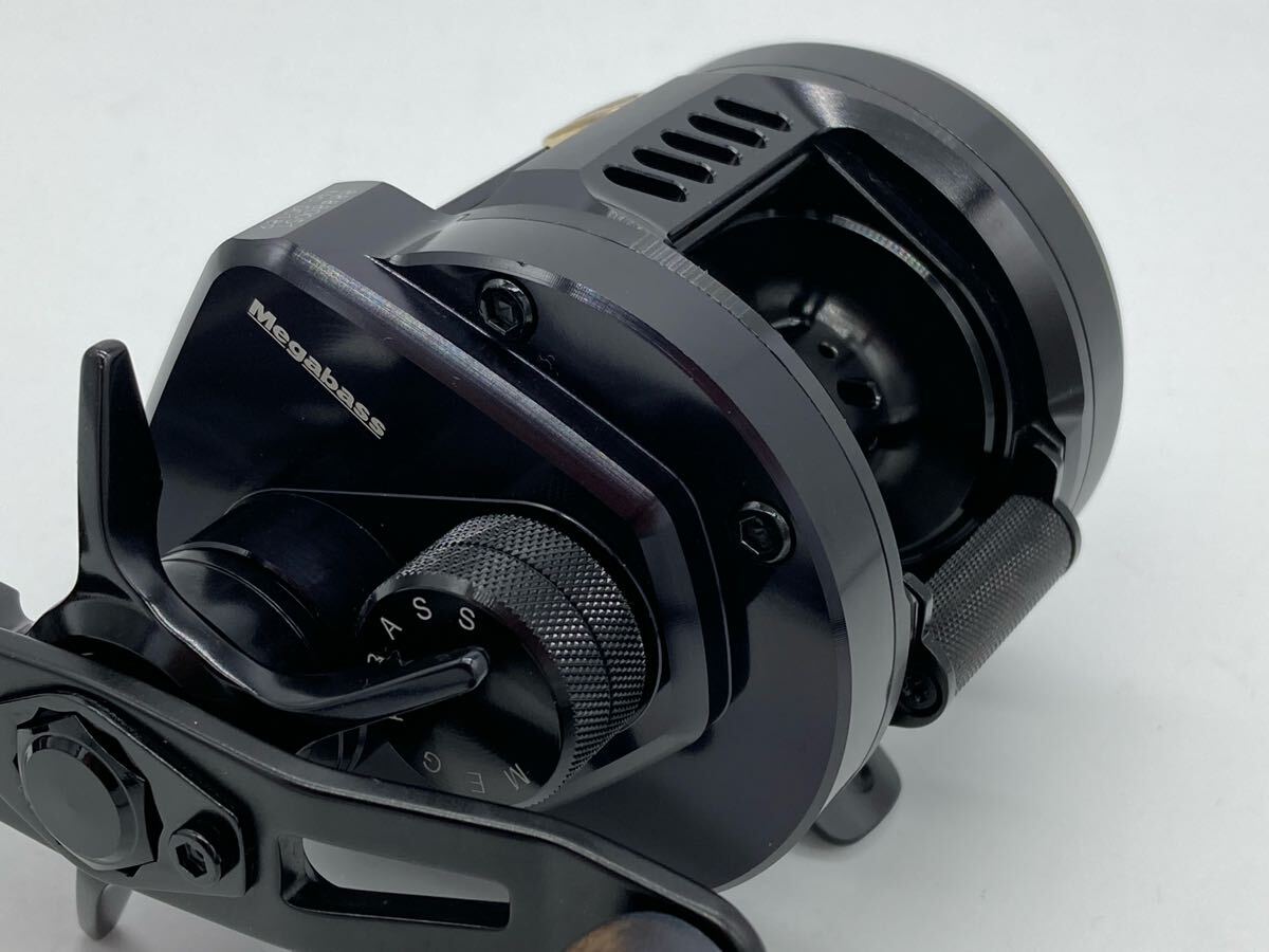 美品 メガバス ブラック ジャングル 左巻き Megabass BLACK 美品 メガバス ブラック ジャングル 左巻き Megabass BLACK
