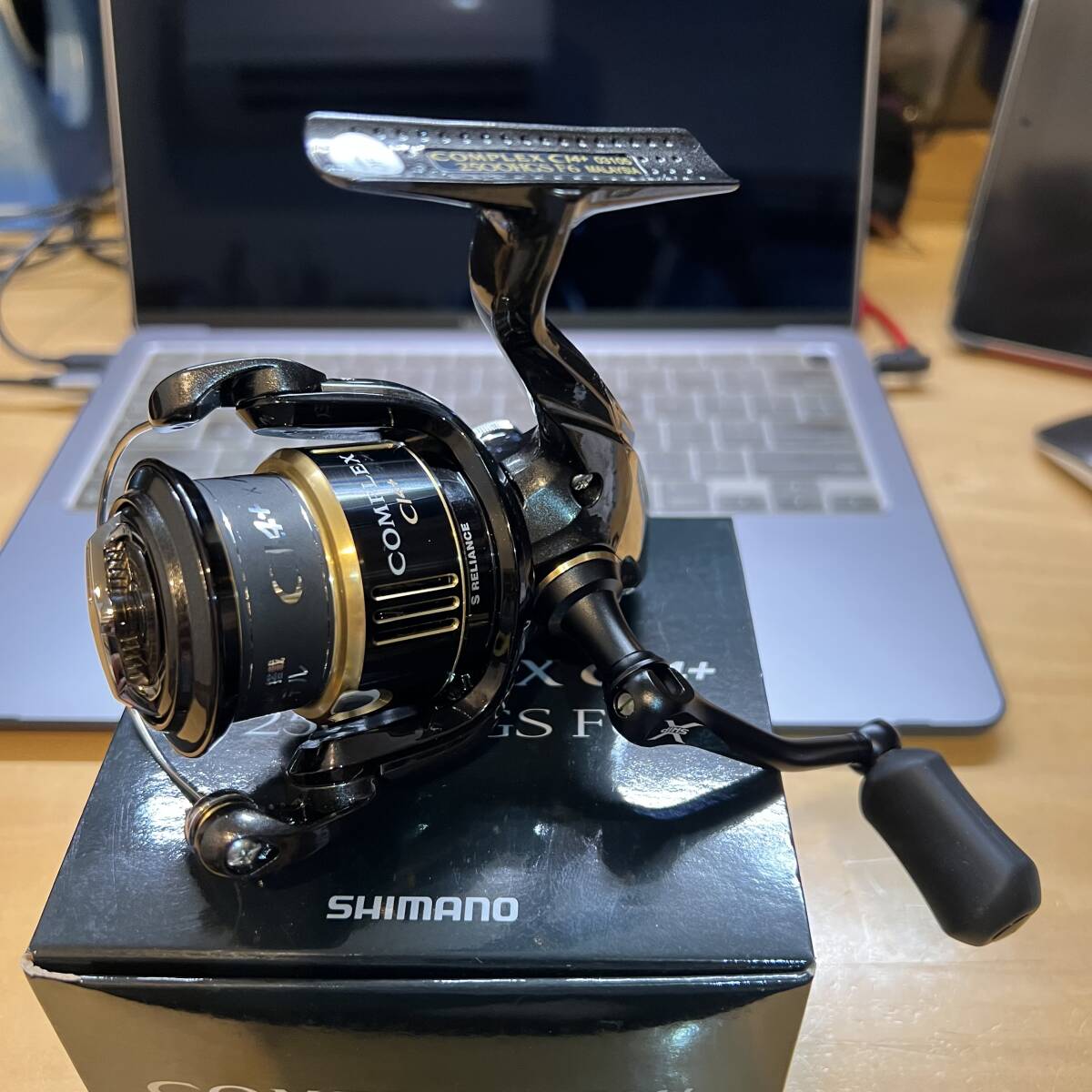 新品未使用シマノ(SHIMANO) 13 コンプレックス CI4+ 2500S F6