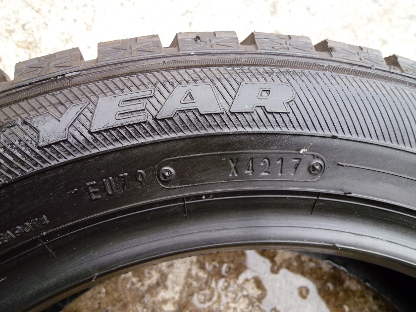 未使用４本セット175/60R15スタッドレスタイヤ2017年_画像2