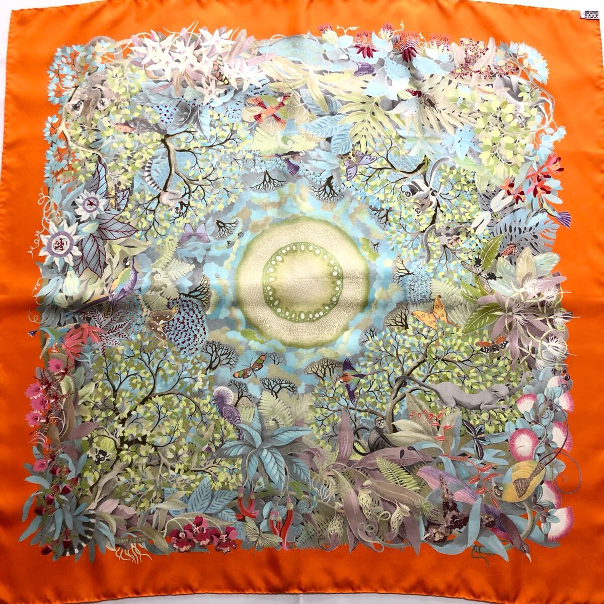 ☆未使用/箱付☆HERMES エルメス カレ90 Au Coeur de la Vie ☆未使用/箱付☆HERMES エルメス カレ90 Au Coeur de la Vie