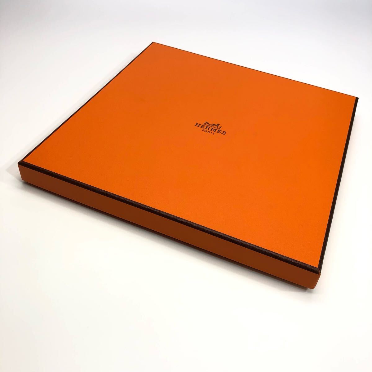 ☆未使用/箱付☆HERMES エルメス カレ90 Au Coeur de la Vie ☆未使用/箱付☆HERMES エルメス カレ90 Au Coeur de la Vie
