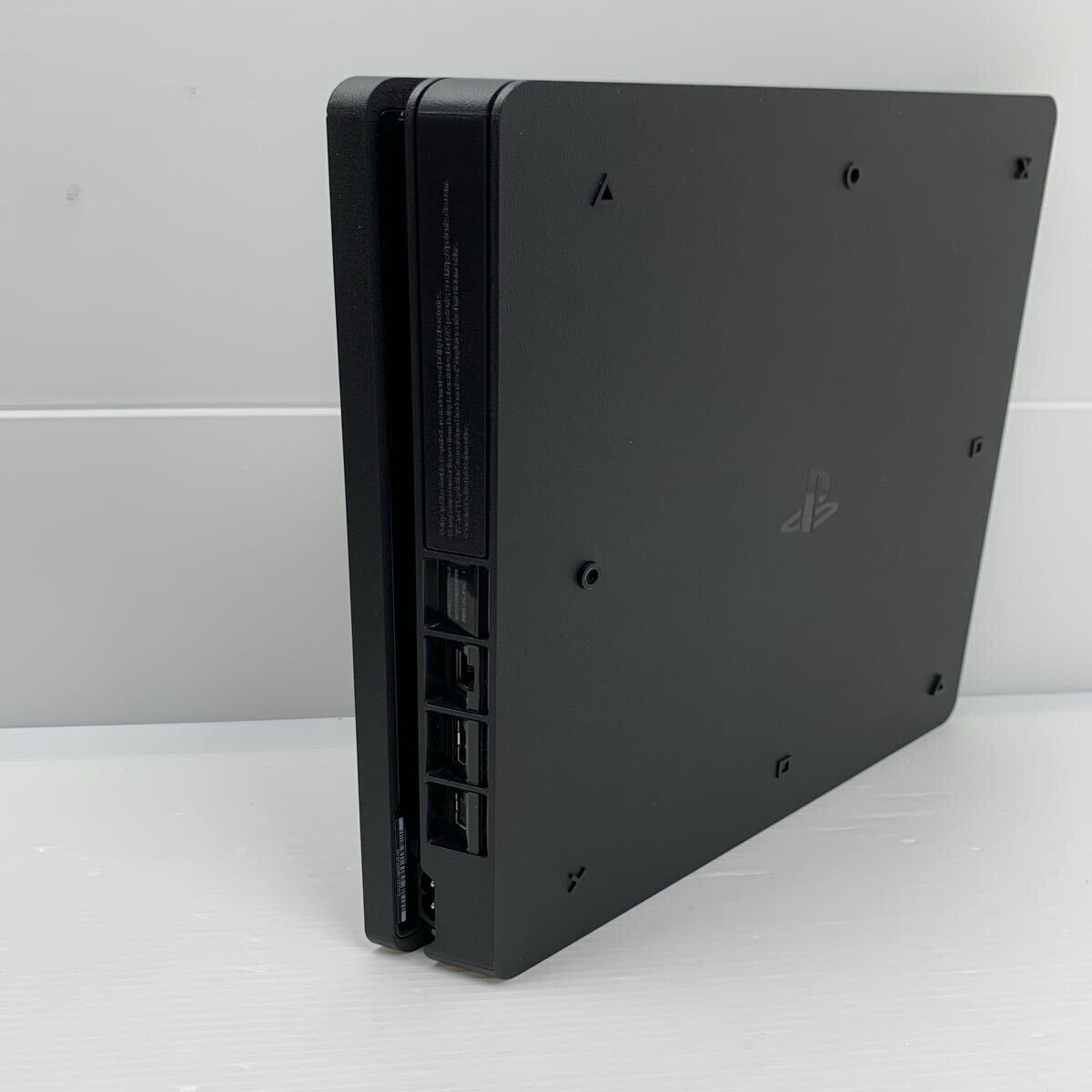 1円スタート FW11.52 プレステ4本体 CUH-2200A 美品 HDD 封印 1円スタート FW11.52 プレステ4本体 CUH-2200A 美品 HDD 封印