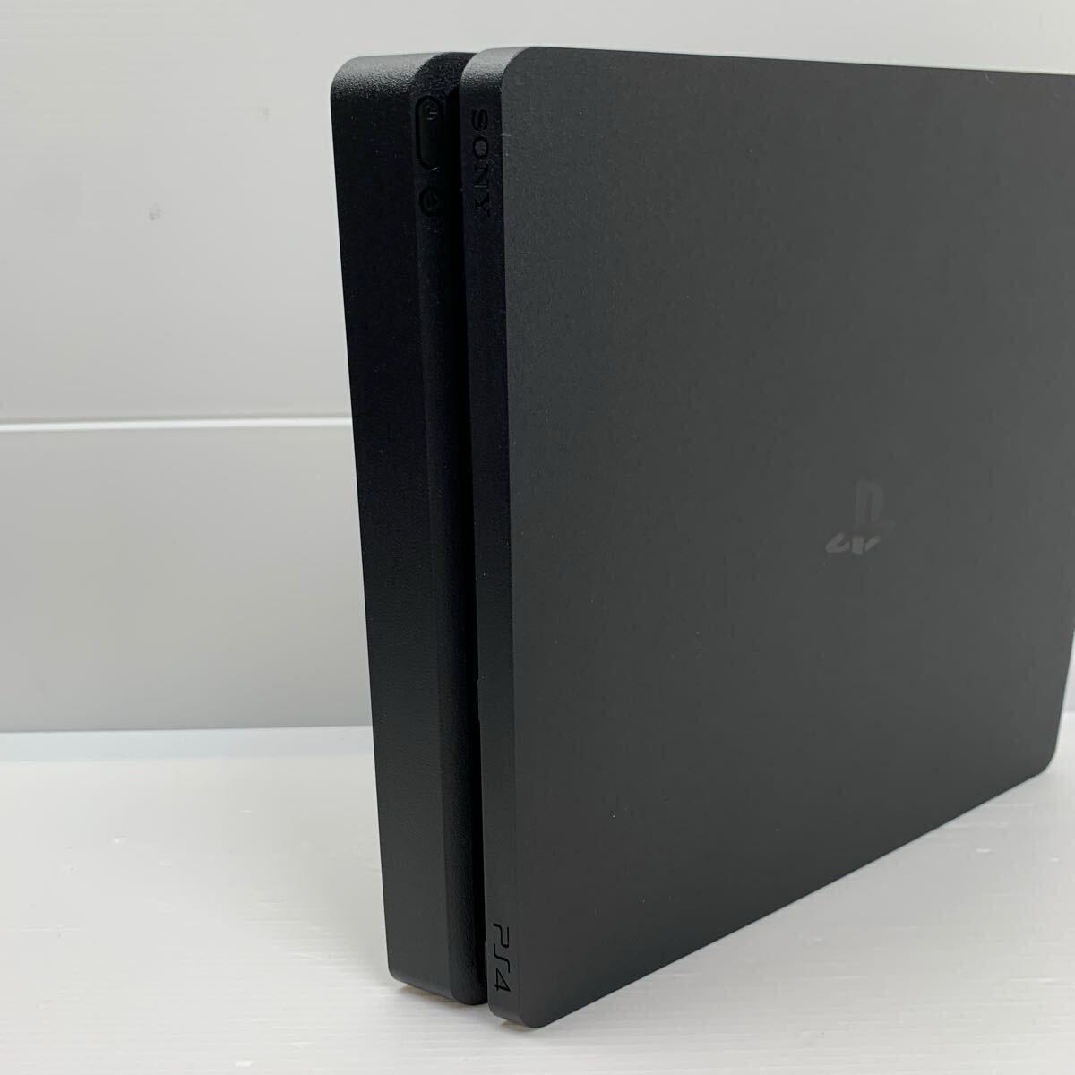 1円スタート FW11.52 プレステ4本体 CUH-2200A 美品 HDD 封印 1円スタート FW11.52 プレステ4本体 CUH-2200A 美品 HDD 封印