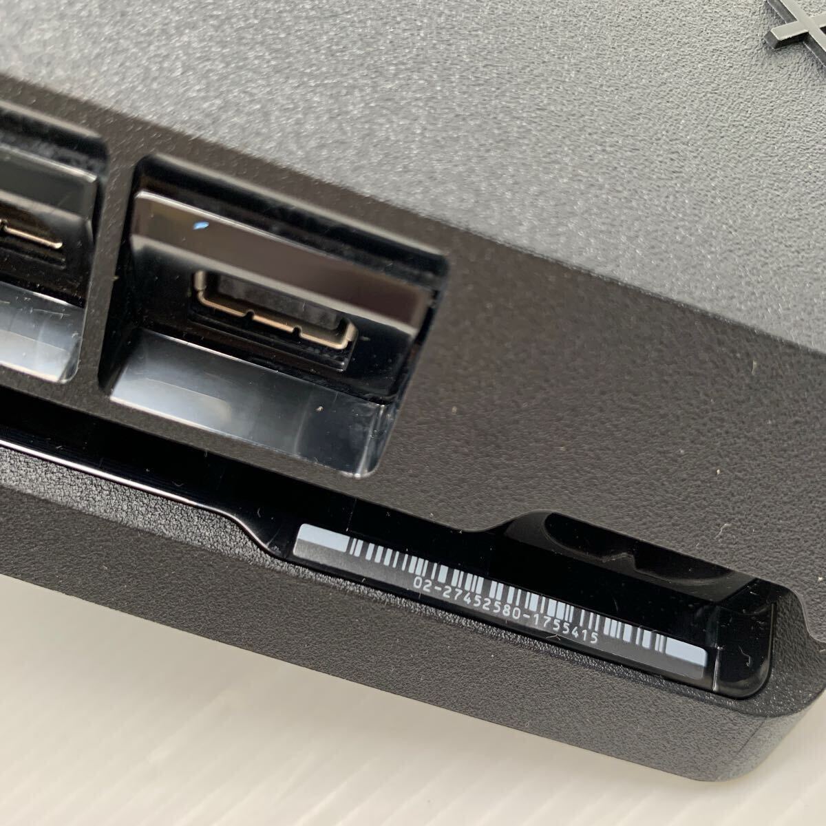 1円スタート FW11.52 プレステ4本体 CUH-2200A 美品 HDD 封印 1円スタート FW11.52 プレステ4本体 CUH-2200A 美品 HDD 封印