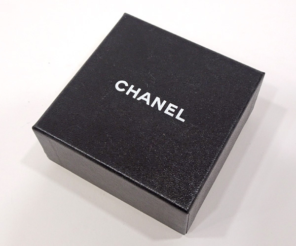 【質(zhì)コニシ】【CHANEL/シャネル】ヴィンテージ イヤリング 93/A フェイクパール GP ゴールドカラー 箱付き【送料込み】k1252y