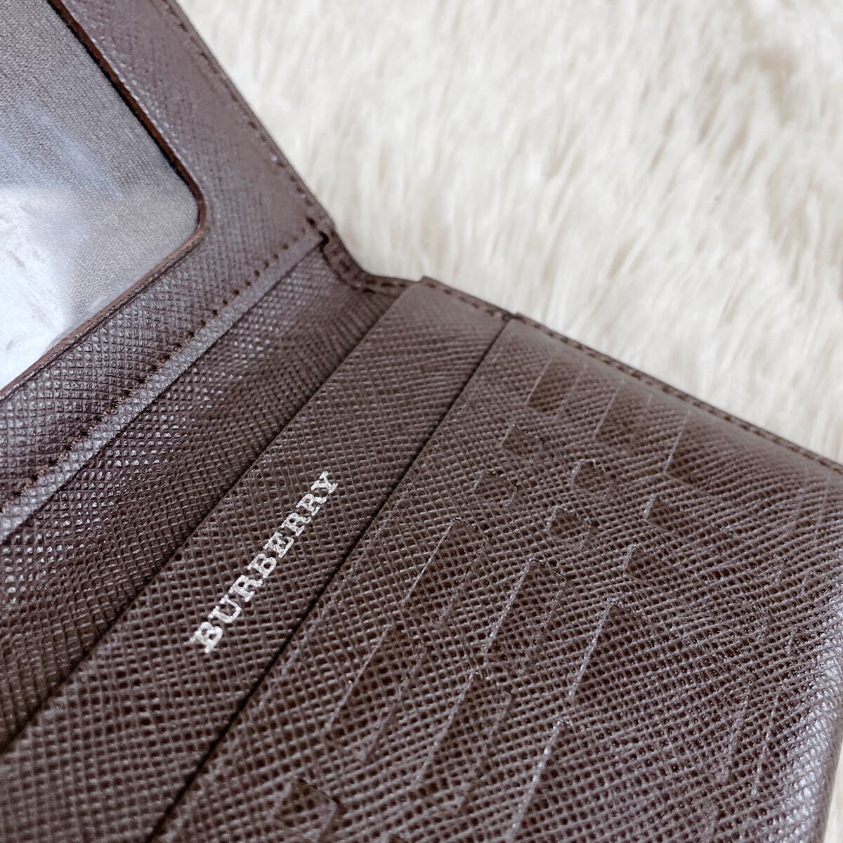 美品 BURBERRY バーバリー エンボス レザー カードケース パスケース