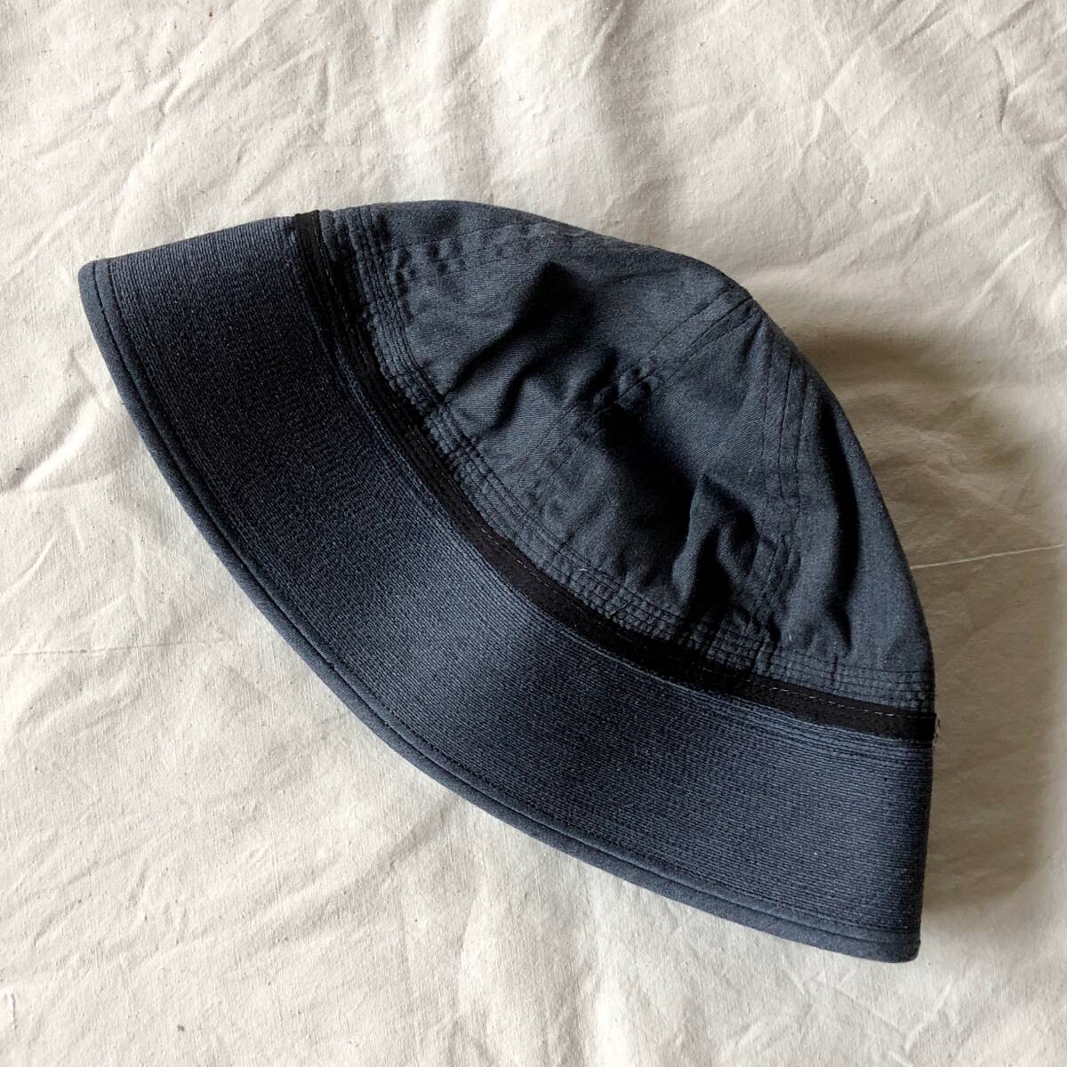 実物放出品 ドイツ POLIZEI バイエルン州警察ベレー/帽章付/58cm 実物放出品 ドイツ POLIZEI バイエルン州警察ベレー/帽章付/58cm