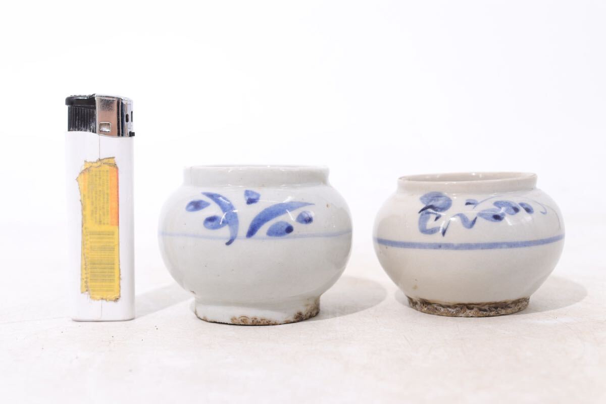 染付　草花文　小壺　2点　/　李朝　朝鮮古美術　塩笥　盃　民藝　茶器　文房具　煎茶道具　検索：　分院里　金沙里　.4033