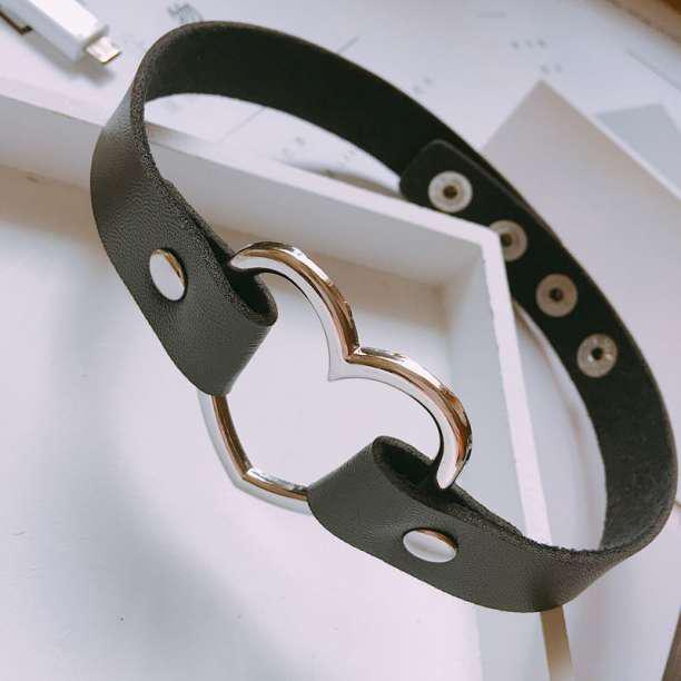 ハート レザーチョーカー ブラック 地雷 病み ゴス 韓國 原宿 フェイクレザー