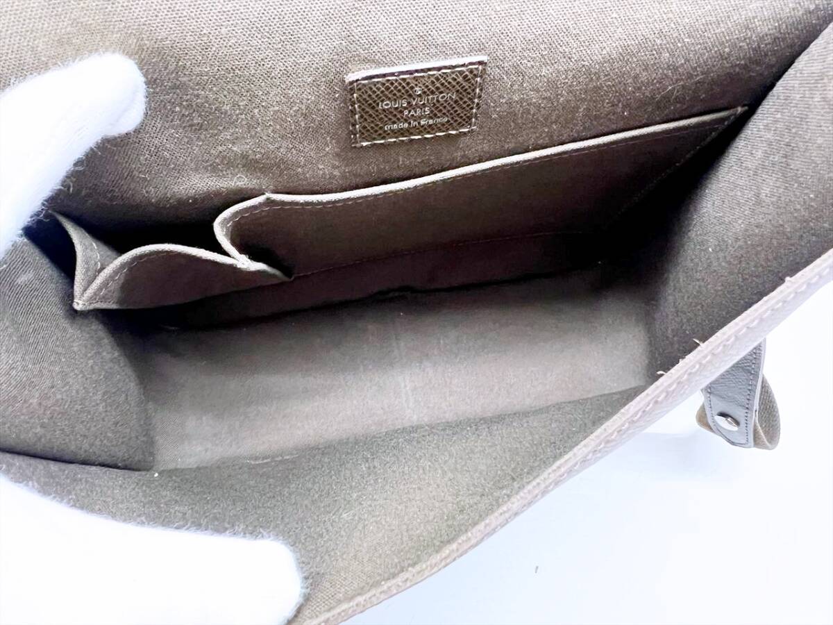 良好品　Louis Vuitton　ルイヴィトン　タイガ　アンドレイ　ショルダーバッグ　グリズリ　M32488 