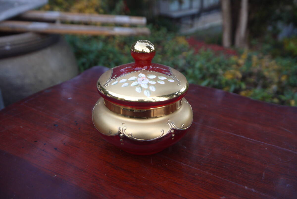 ☆中古美品 キャンディーポット 小物入れ 蓋物 ボヘミアングラス　ベネチアングラス　赤いガラス