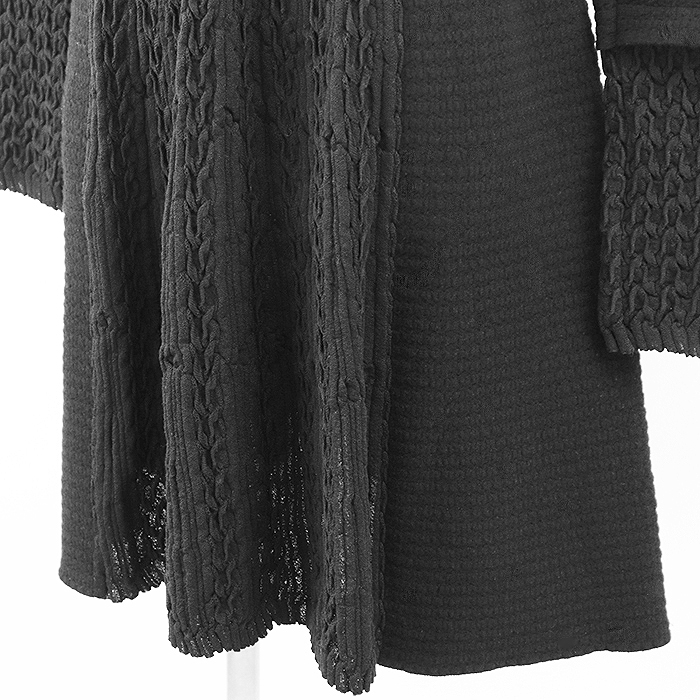 【美品】CHANEL シャネル ワンピース ニット P50101 レイヤードスリーブ ライオンチャーム フレア ベルト付屬 レディース 38 黒 仏制