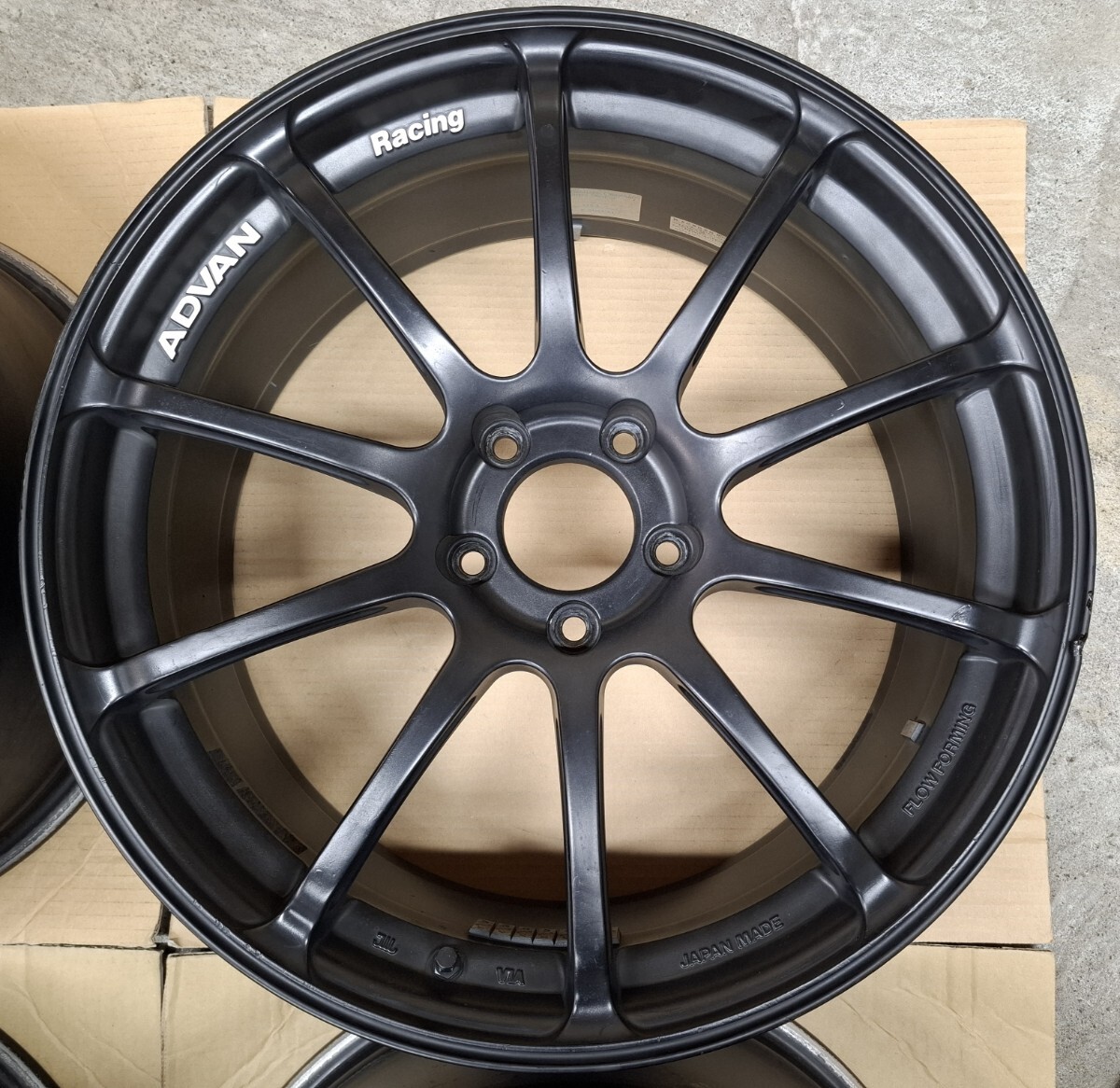 ヨコハマ アドバンレーシングRS2 ホイール 4本 19インチ 8.5J ヨコハマ アドバンレーシングRS2 ホイール 4本 19インチ 8.5J