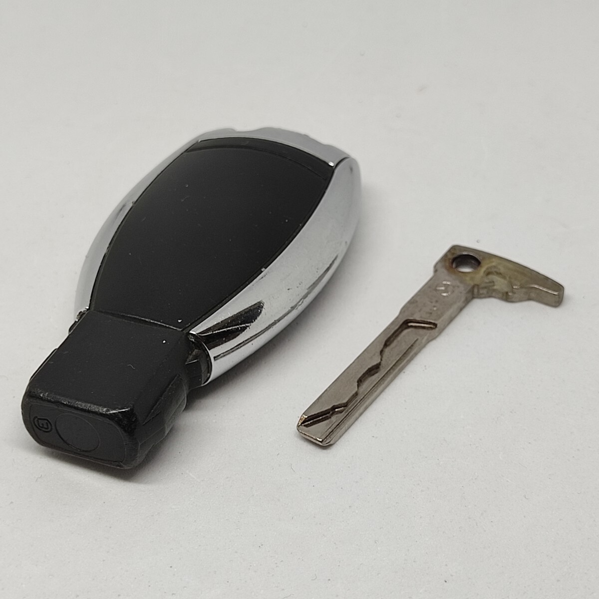  メルセデス・ベンツ　キーレス　3ボタン　リモコンキー　W211　S211　E-Class　Eクラス　ワゴン　E350　_画像9