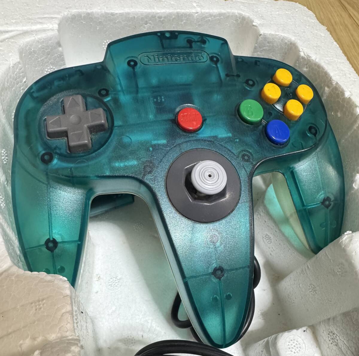 ☆ニンテンドー64本体一式☆クリアブルー☆美品☆箱説明書付 ☆ニンテンドー64本体一式☆クリアブルー☆美品☆箱説明書付