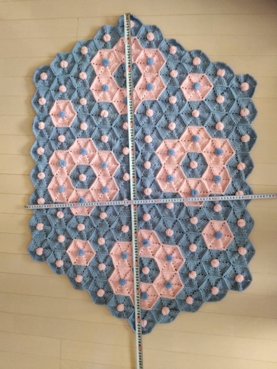 椅子カバー　ひざ掛け　マルチカバー　ハンドメイド　手編み　亀甲モチーフ繋ぎ　ピンク＆ブルー　お部屋アクセント_画像5