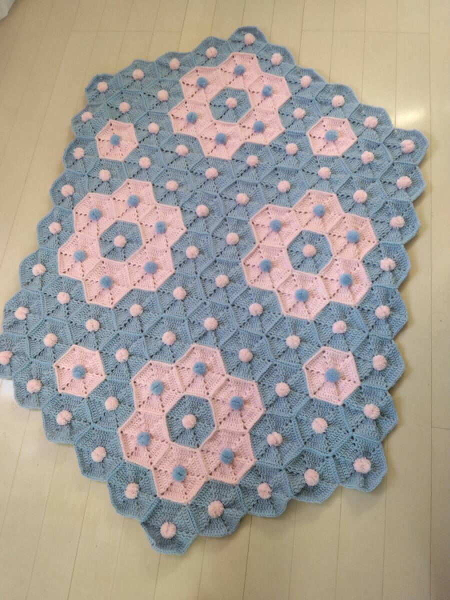 椅子カバー　ひざ掛け　マルチカバー　ハンドメイド　手編み　亀甲モチーフ繋ぎ　ピンク＆ブルー　お部屋アクセント_画像1