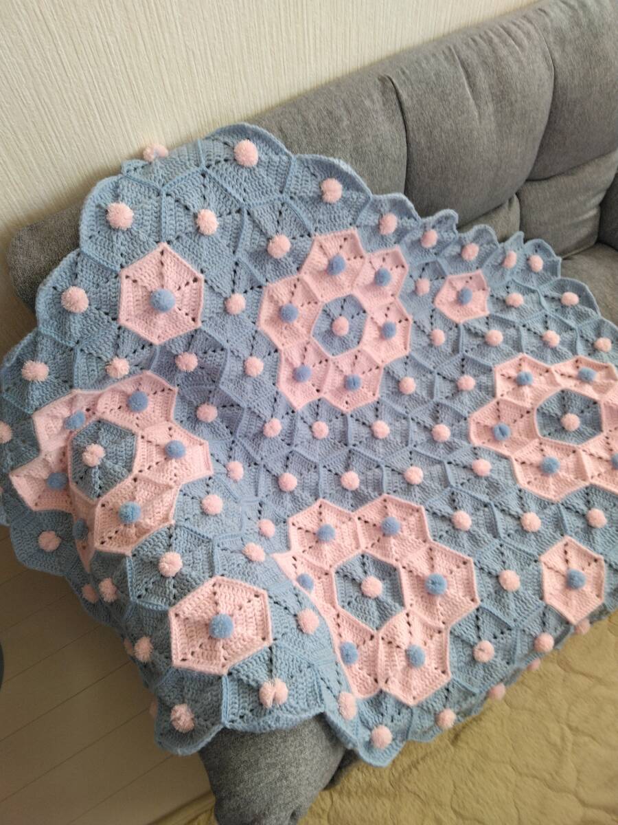 椅子カバー　ひざ掛け　マルチカバー　ハンドメイド　手編み　亀甲モチーフ繋ぎ　ピンク＆ブルー　お部屋アクセント_画像8