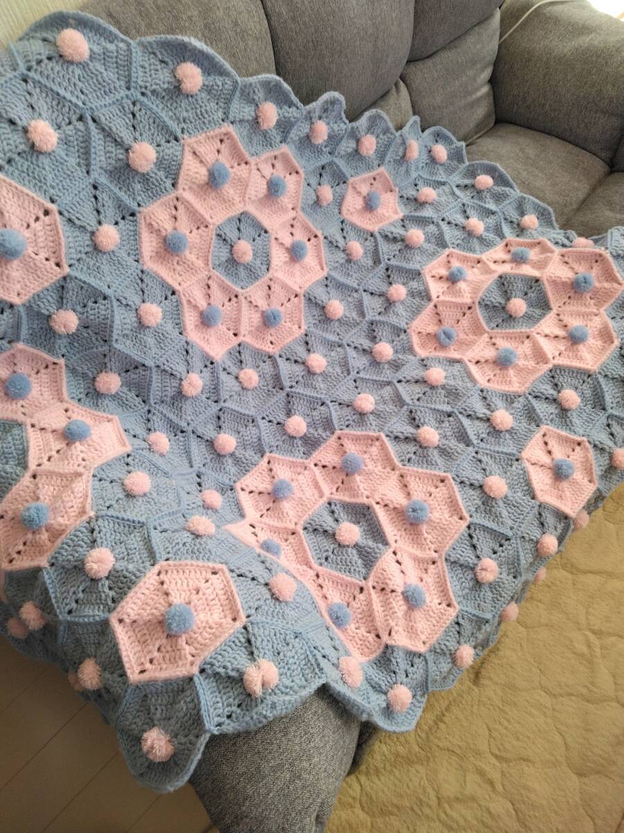 椅子カバー　ひざ掛け　マルチカバー　ハンドメイド　手編み　亀甲モチーフ繋ぎ　ピンク＆ブルー　お部屋アクセント_画像9