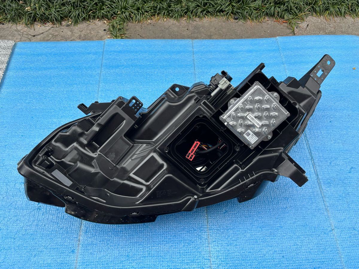 美品！　日産　ノートオーラ　E13 右ヘッドライト ② 日産 E13 ノートオーラ 右ヘッドライト