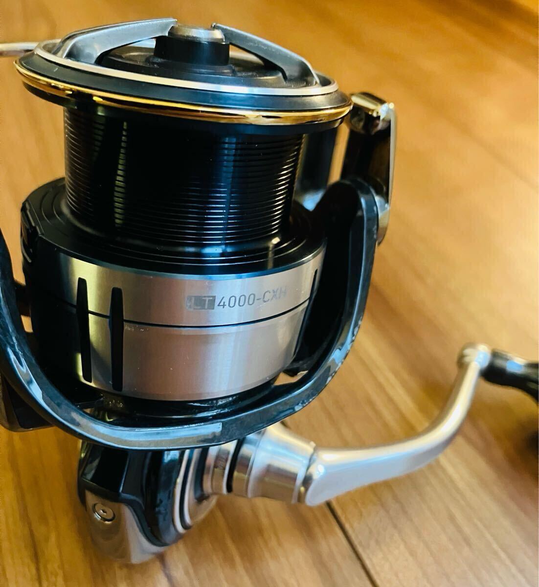 ダイワ 19セルテートLT4000-CXH 外観美品 ゴメクサスハンドルノブ付 シーバス、ライトジギング等に。DAIWA CERTATE LT4000- CXH おまけ付(ダイワ)｜売買されたオークション情報、Yahoo!オークション(旧ヤフオク!) の商品情報をアーカイブ公開 -  オークファン（aucfan.com）