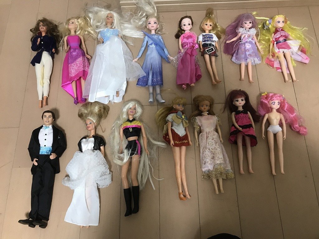 ☆ 【現状渡し】 まとめて 着せ替え人形 リカちゃん barbie ☆ 【現状渡し】 まとめて 着せ替え人形 リカちゃん barbie