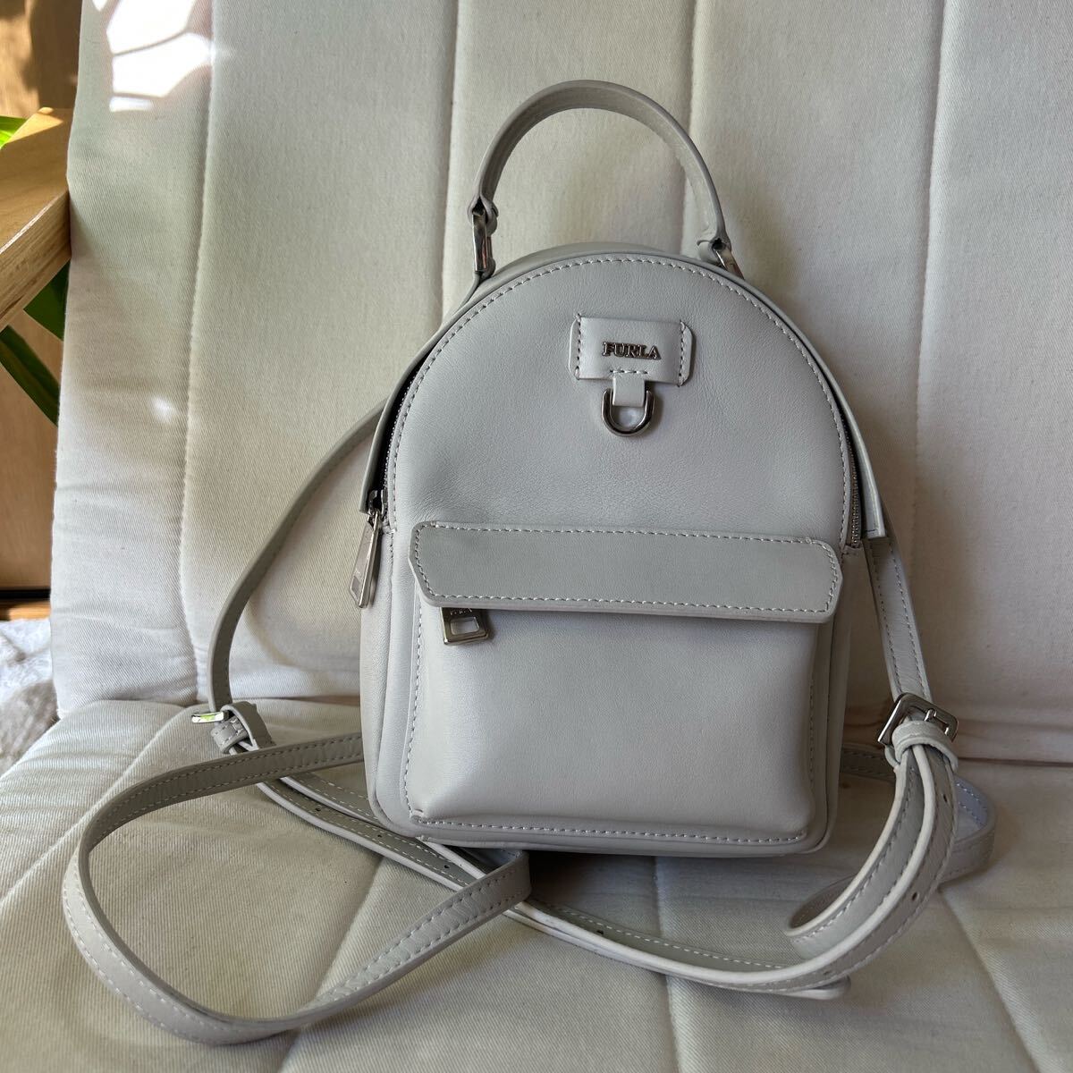 美品☆【FURLA】フルラ レザー 2way ミニ リュックサック 保管袋 美品☆【FURLA】フルラ レザー 2way ミニ リュックサック 保管袋