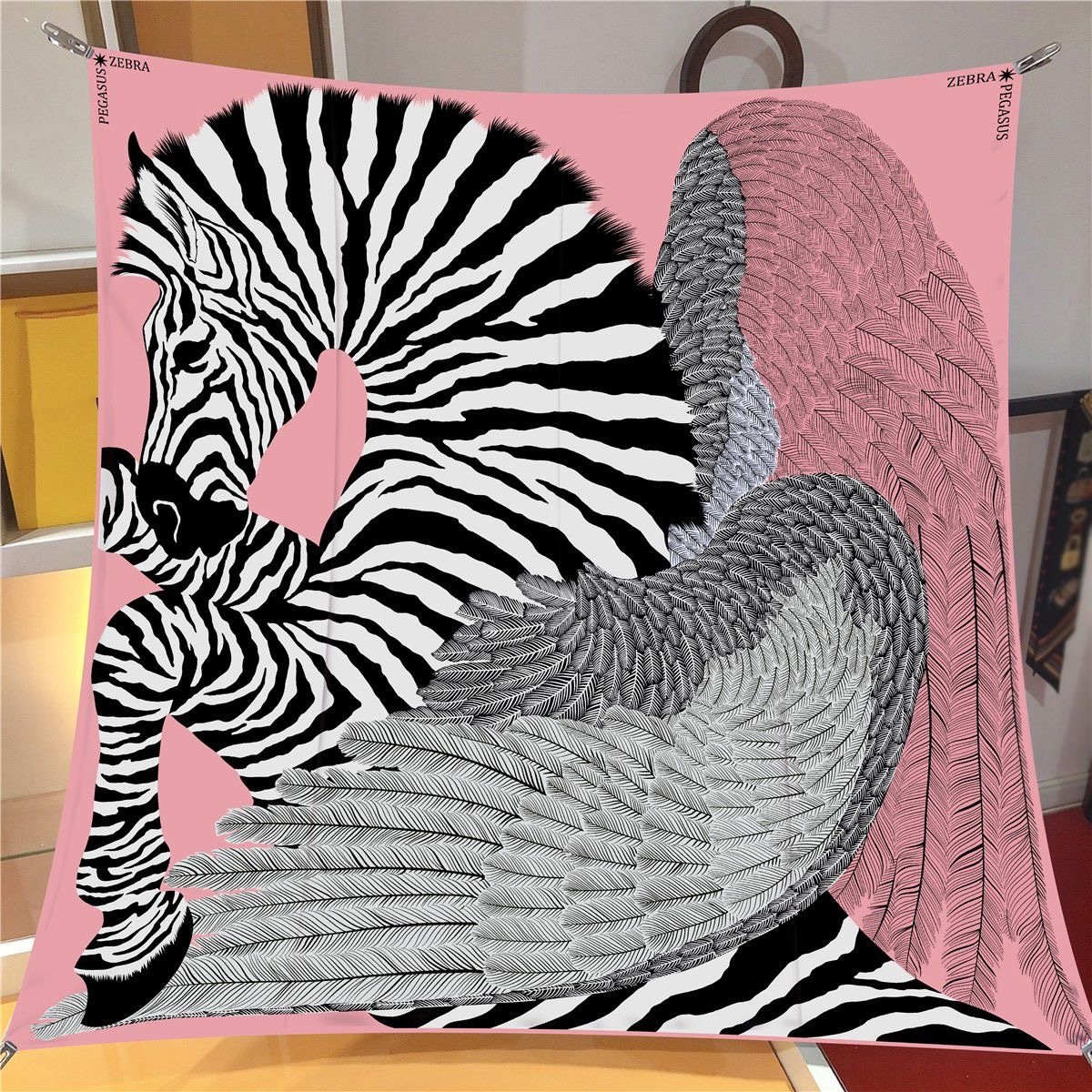 今季春上質上品大判シルクスカーフ　UV対策　ヘッドスカーフ 90×90cm プリント 総柄 132