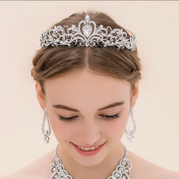 ティアラ　ヘッドドレス　ブライダル　ウエディング　シルバー　結婚式　成人式