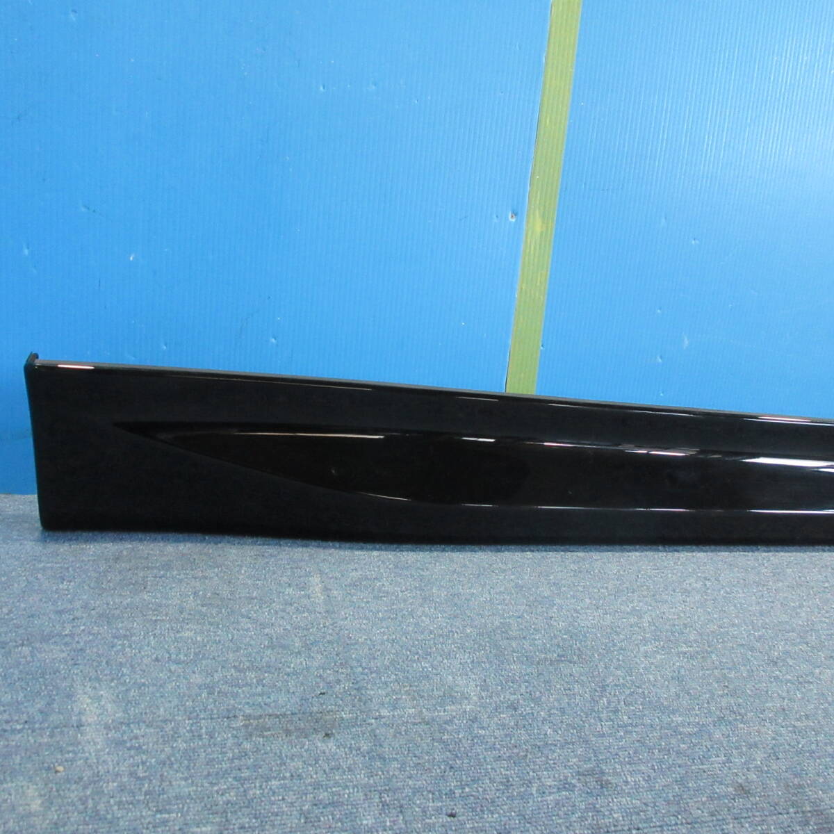 X 新品 SUZUKI スイフト ZC72S 右 サイドスポイラー サイドステップ オプッション品 クロ ZMV 99000-99064_画像2