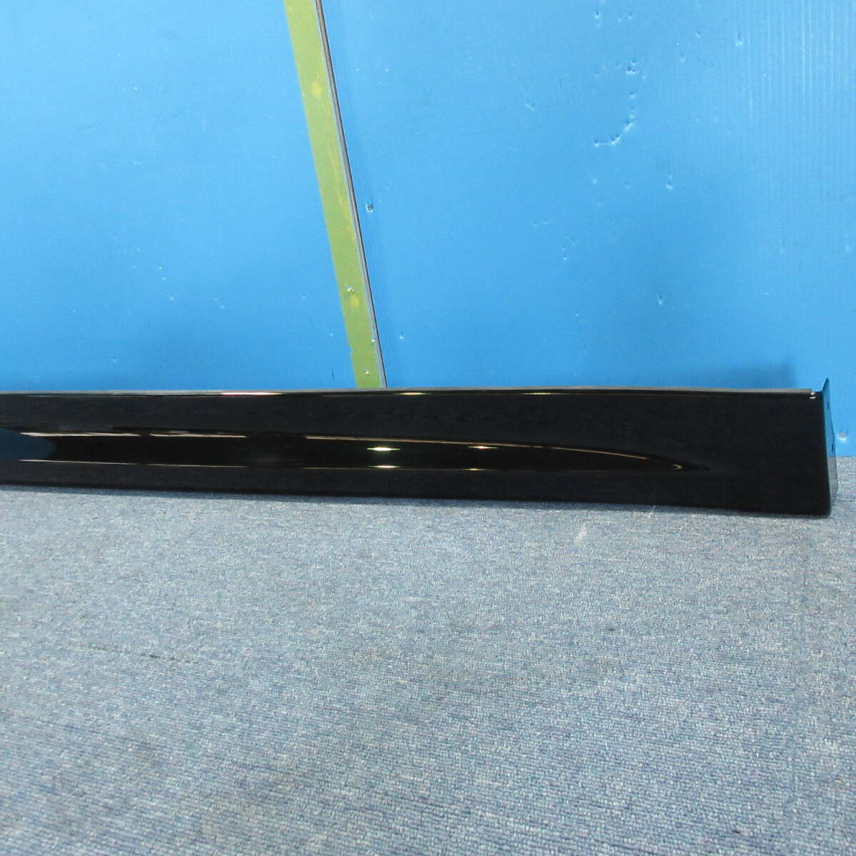 X 新品 SUZUKI スイフト ZC72S 右 サイドスポイラー サイドステップ オプッション品 クロ ZMV 99000-99064_画像4