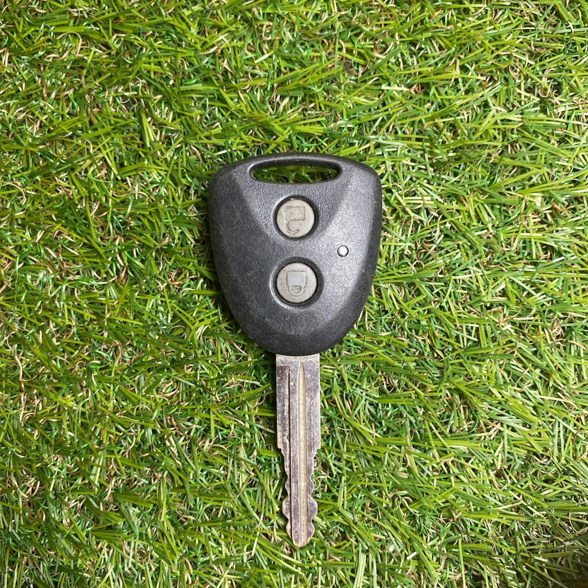  бесплатная доставка Daihatsu оригинальный дистанционный ключ дистанционный пульт 2bo tang re- кнопка рабочее состояние подтверждено красный лампа клик чувство иметь Move Mira e:S и т.п. *2262