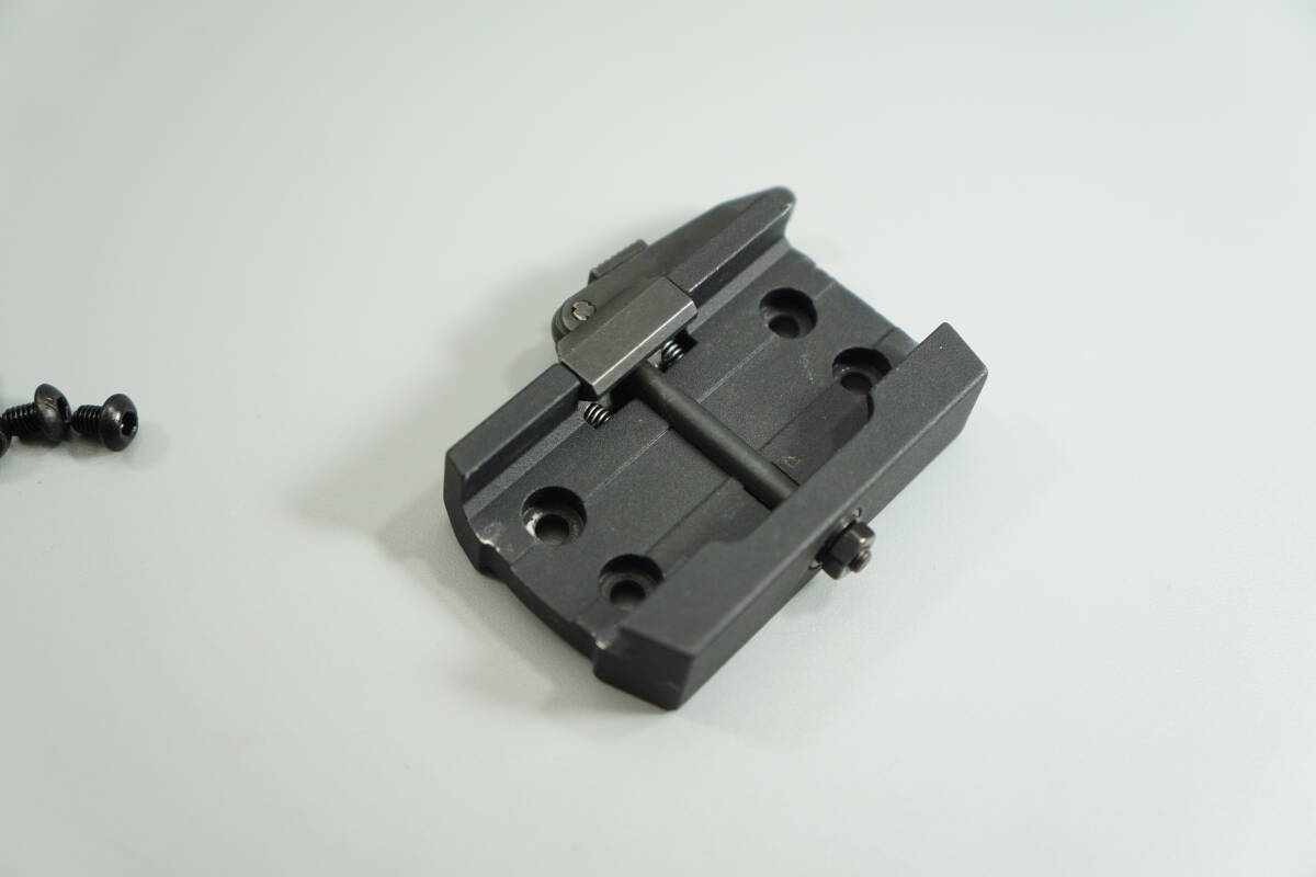 実物 純正 B&T Aimpoint QDマウント (PVS-31 Trijicon Leupold 実物 純正 B&T Aimpoint QDマウント (PVS-31 Trijicon Leupold