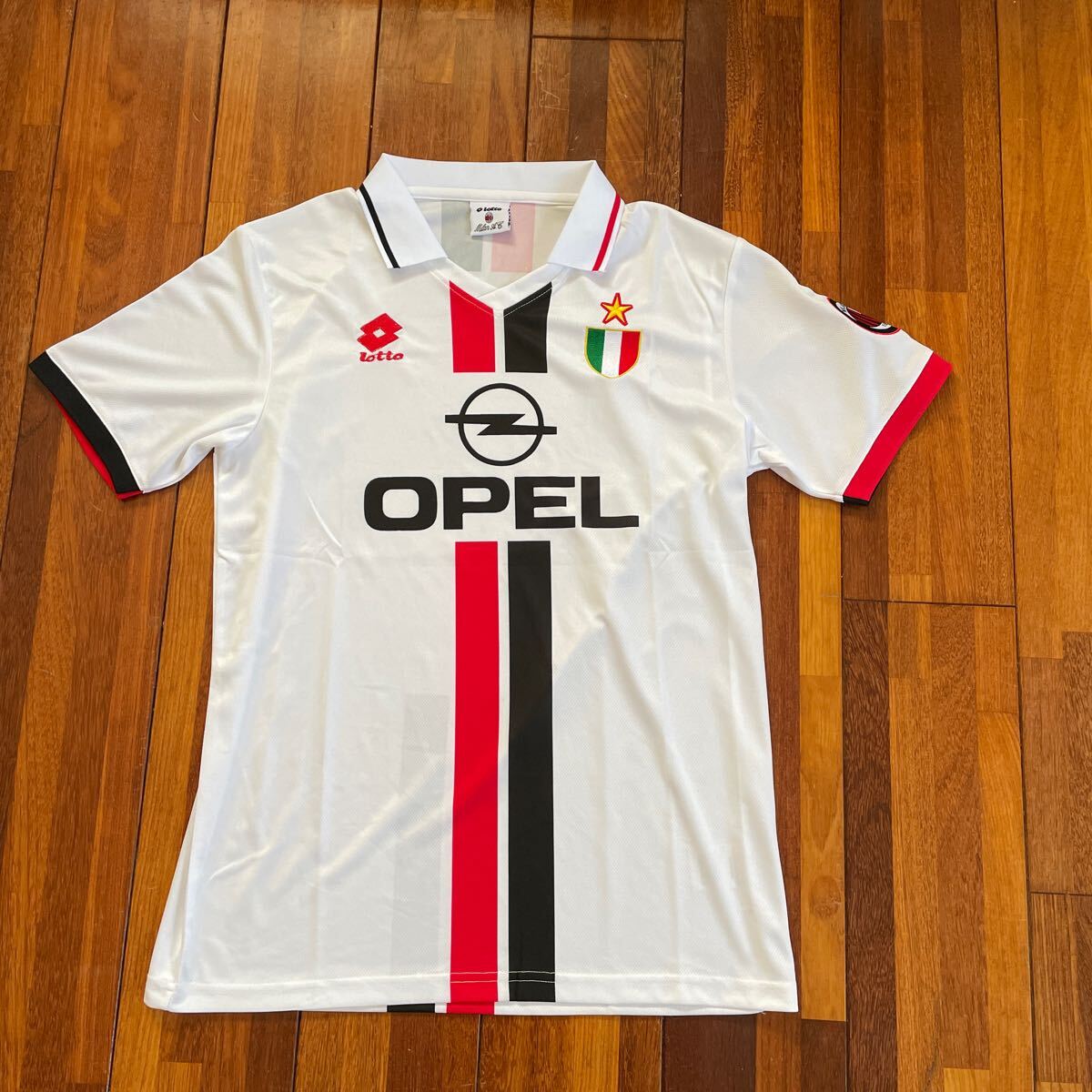 イタリア 代表 lotto ロット ACミラン 美品 ユニフォーム イタリア 代表 lotto ロット ACミラン 美品 ユニフォーム