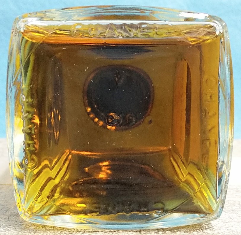 [ вскрыть товар ] духи CHANEL[EAU DE TOILETTE N°5] Chanel o-doto трещина Hachioji получение OK2526