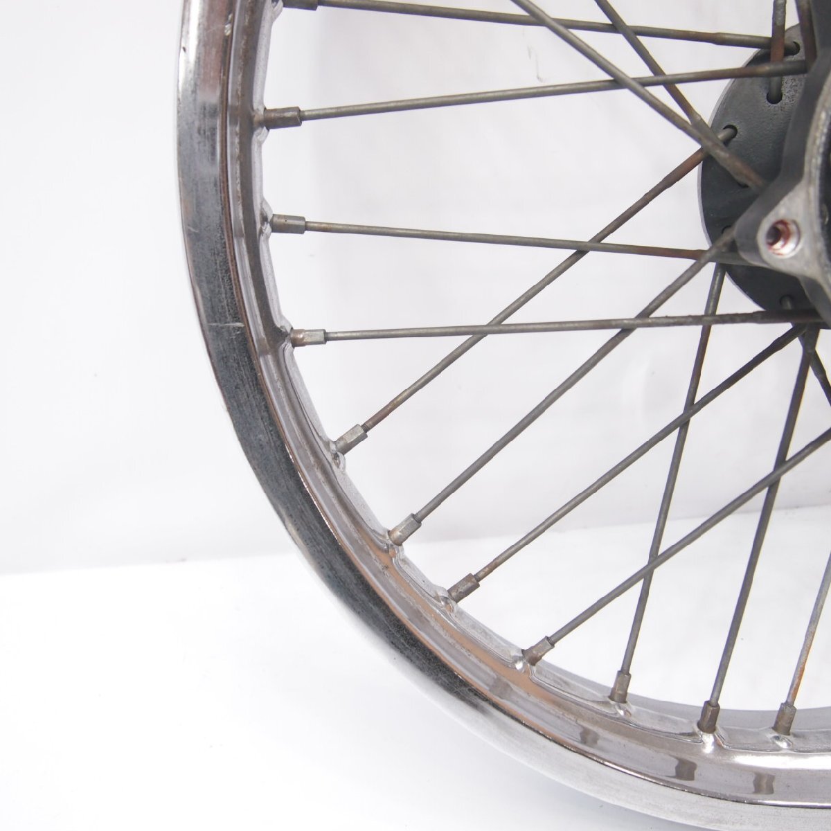 250TR純正フロントホイール 部分ちょいヒット ウェイトでOK 19X1.85J BJ250F