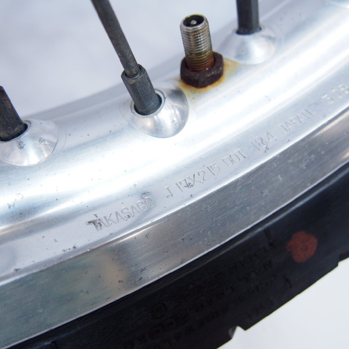DR125SM оригинальный переднее колесо 2.15×17J Тряска, колебание есть VTTCS11110104××× снимать 