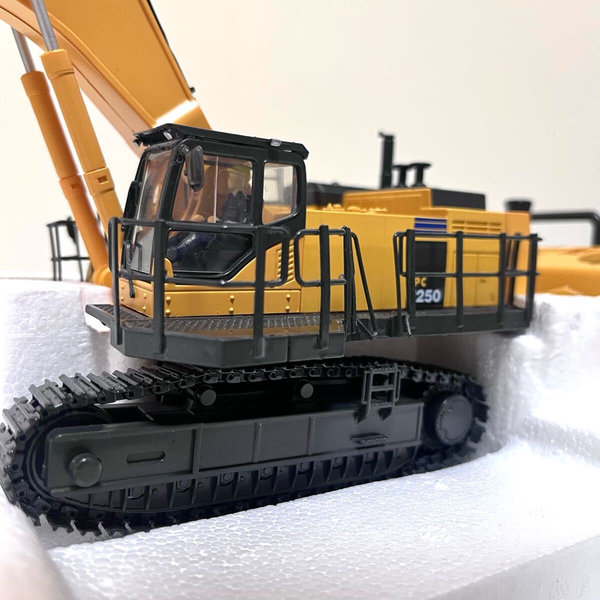 京商 1/50 油圧ショベル KOMATSU PC1250-8 ハイグレード仕様 京商 1/50 油圧ショベル KOMATSU PC1250-8 ハイグレード仕様