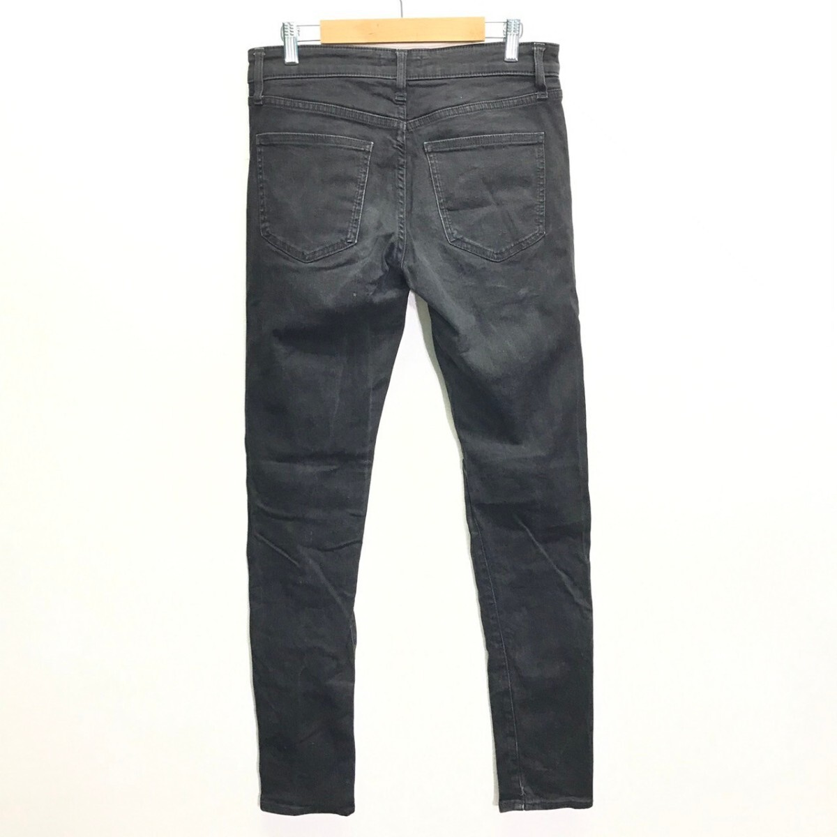 ストレスフリーなはき心地◎【UNIQLO】ユニクロ ウルトラストレッチスキニーフィットジーンズ デニム パンツ ブラック w29 /Y25283ii_画像2
