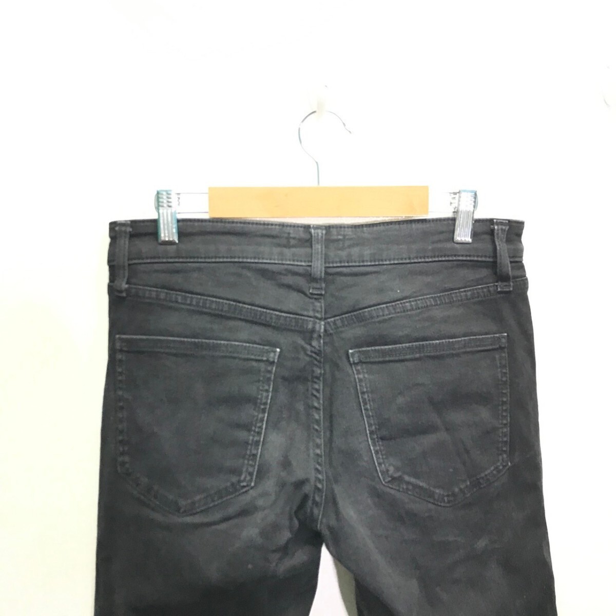 ストレスフリーなはき心地◎【UNIQLO】ユニクロ ウルトラストレッチスキニーフィットジーンズ デニム パンツ ブラック w29 /Y25283ii_画像4