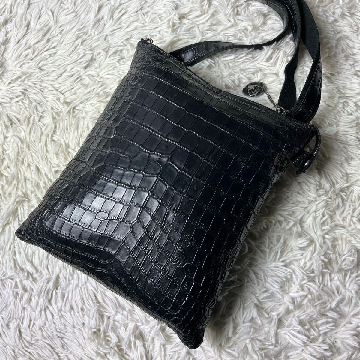 極美品】 JRA クロコダイル ショルダーバッグ クロスボディ 極美品】 JRA クロコダイル ショルダーバッグ クロスボディ