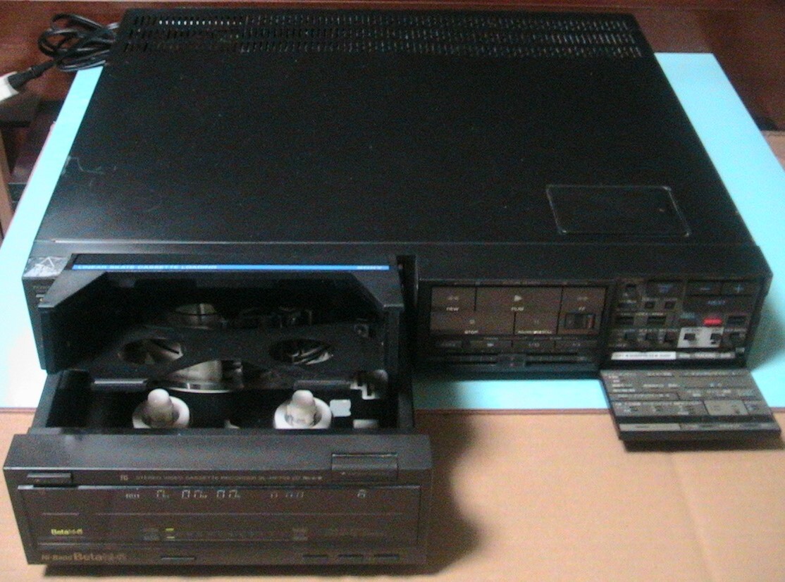 スーパーセール 半額 SONY の名機HF705（整備済み動作美品） その他